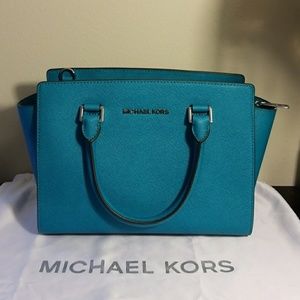 Authentic Michael Kors Selma Sachel